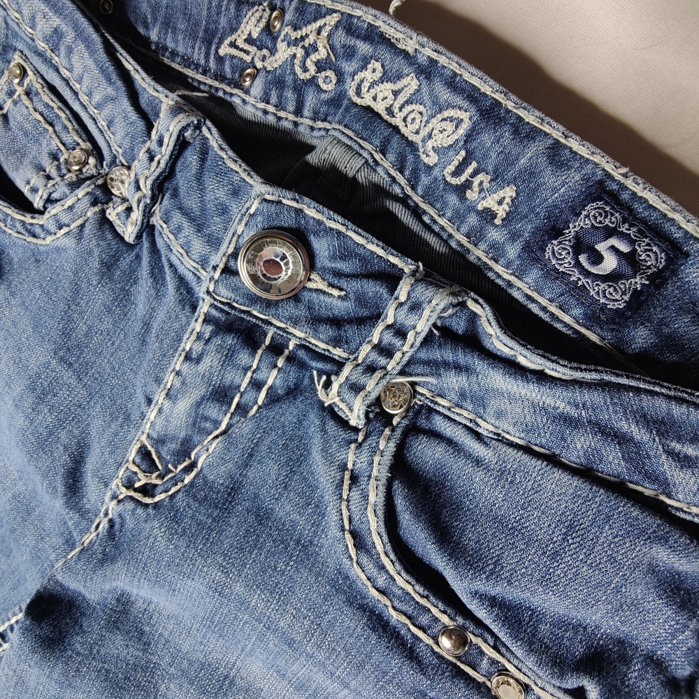 L.A. idol Women's Light Blue Boot Cut Jeans with White Topstitching